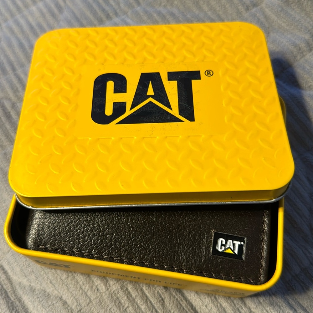 NWT CAT Men’s Wallet